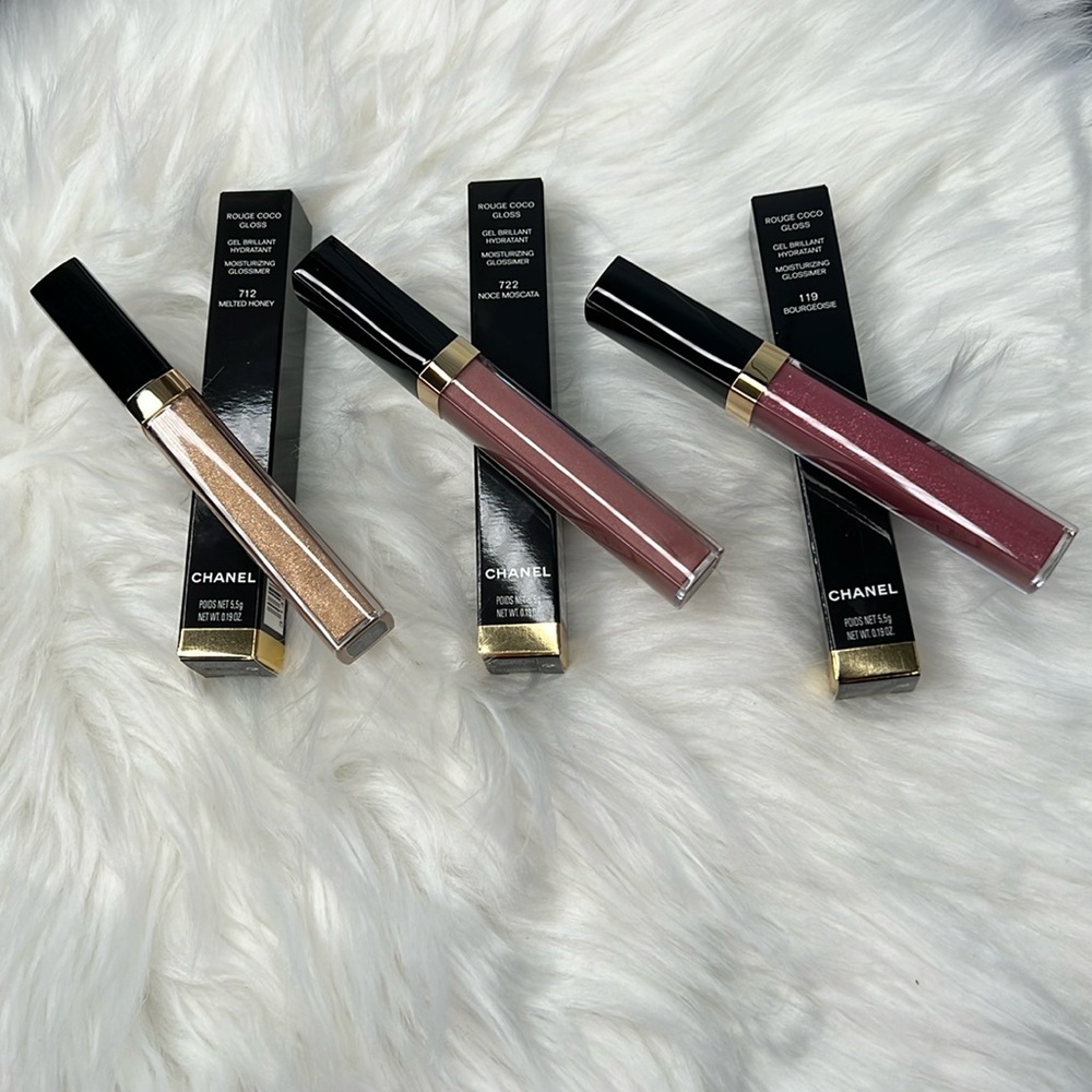 COPY - CHANEL  COCO LIP GLOSSMelted Honey This lit’s golden in color